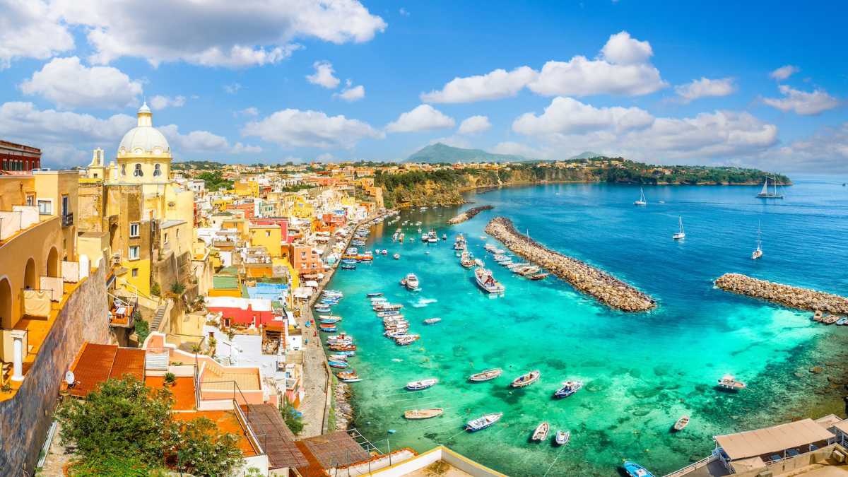 Procida in 7 giorni: itinerario completo con tappe, spostamenti e costi